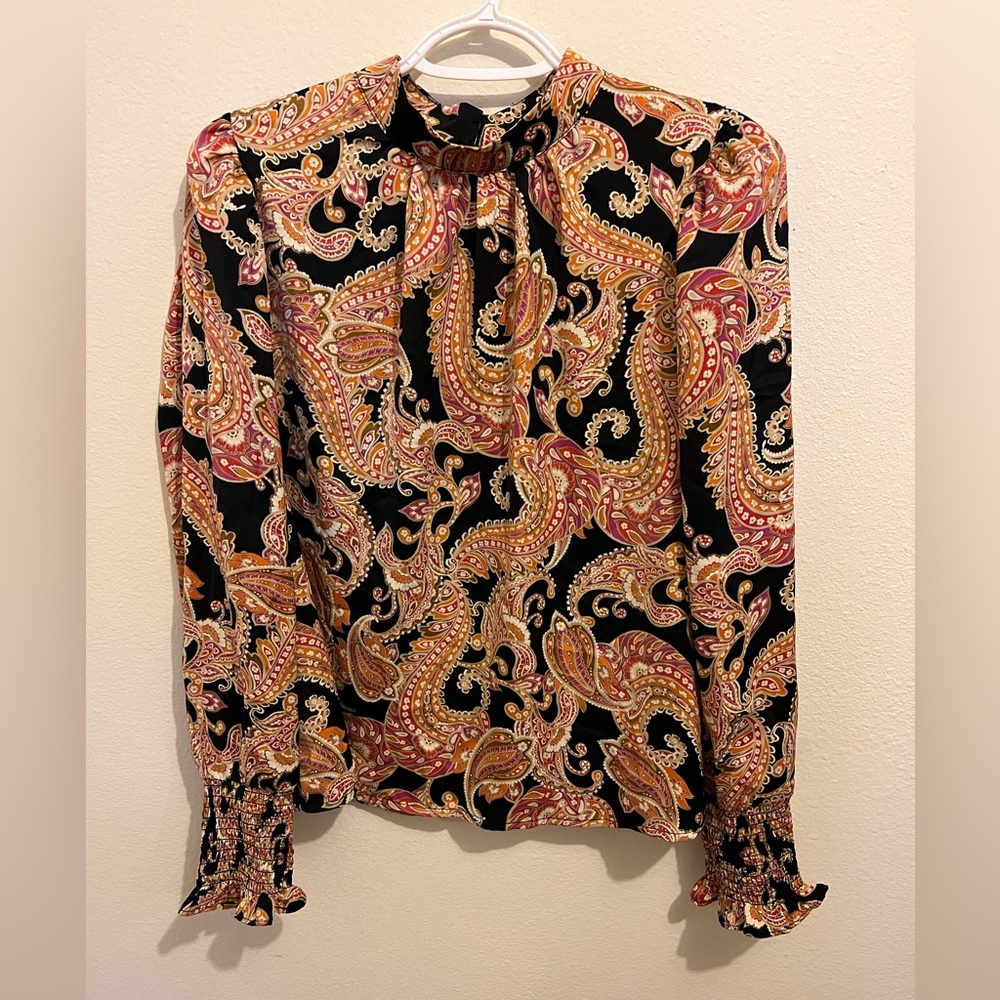 WHO WHAT WEAR size Med. paisley dream